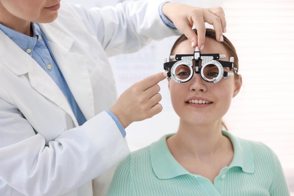 นักทัศนมาตร (Optometrist)