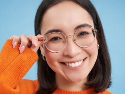 3 เคล็ดลับ เลือกกรอบแว่นแบบมือโปรให้เข้ากับรูปหน้า (ฉบับเข้าใจง่ายสำหรับคนมีค่าสายตาเยอะ)