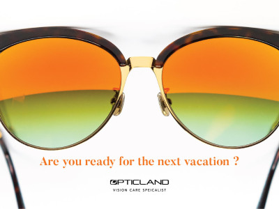 REVIEW CASE : ORANGE MIRROR LENS FOR NEXT VACATIONS